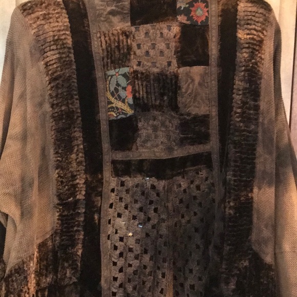 Velvet and knit Knee Length Coat - Picture 5 of 8